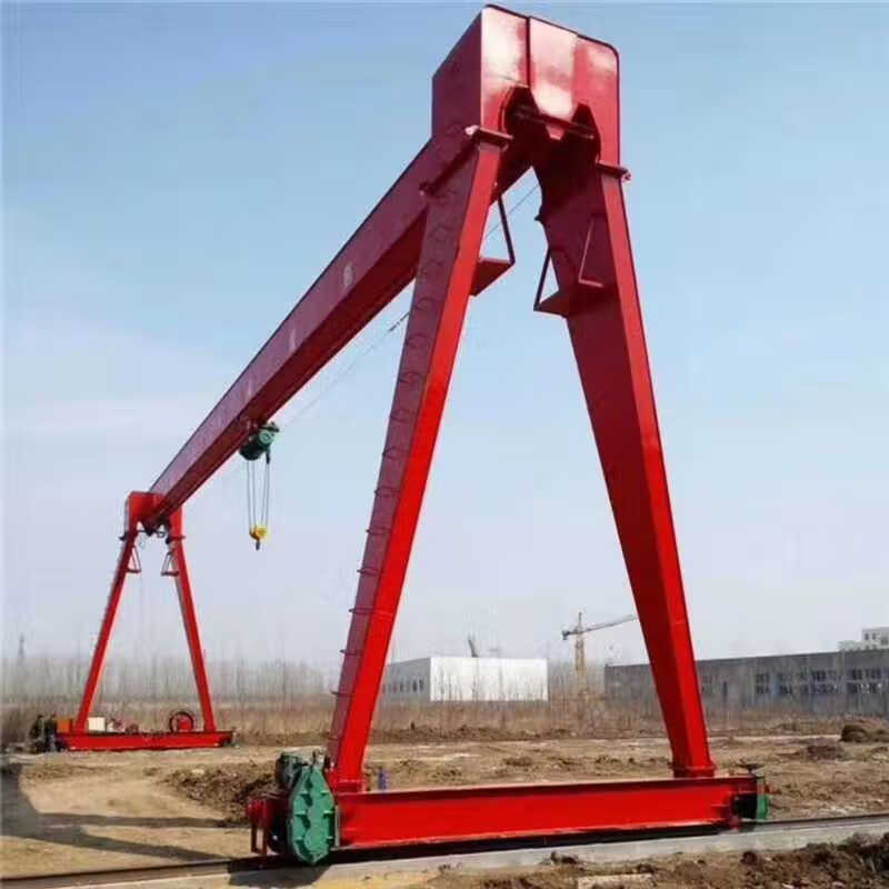 广东湛江集装箱龙门吊需配备专用的集装箱吊具