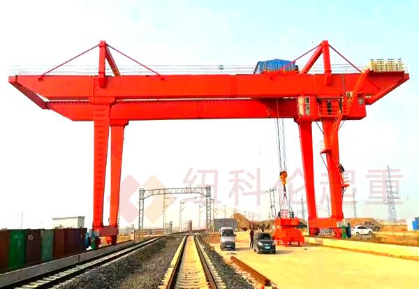 如何解决集装箱起重机作业中的吊具偏载问题